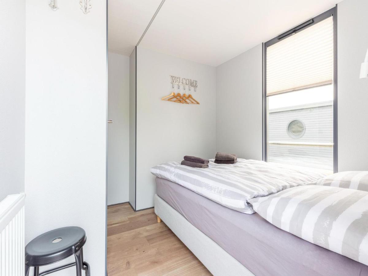 فندق Luxury Houseboat In Volendam Marina المظهر الخارجي الصورة